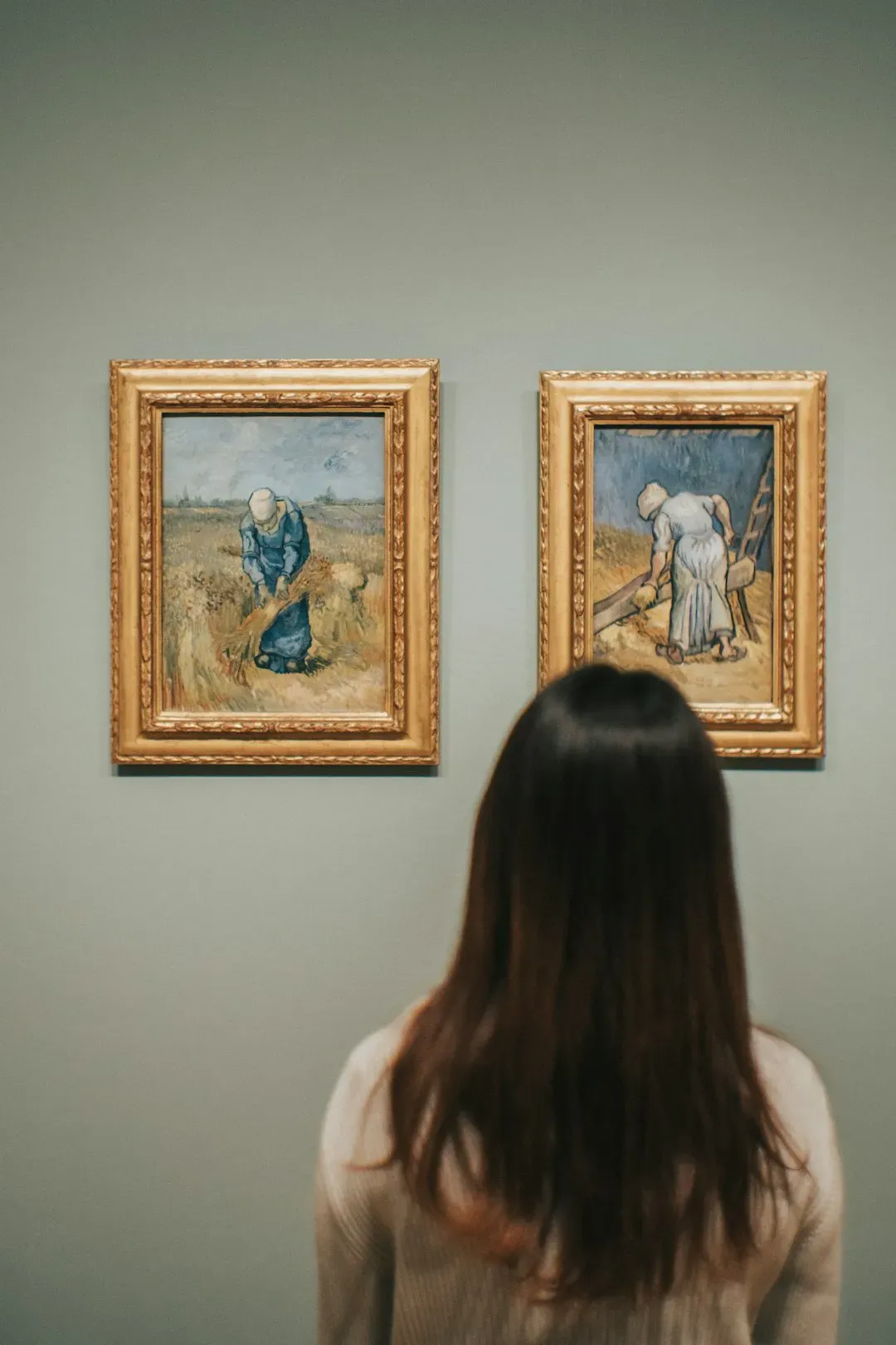 #1 Famous "Problem Pieces" Already Exposed in Past Forgery Scandals (Image Credits: Unsplash)