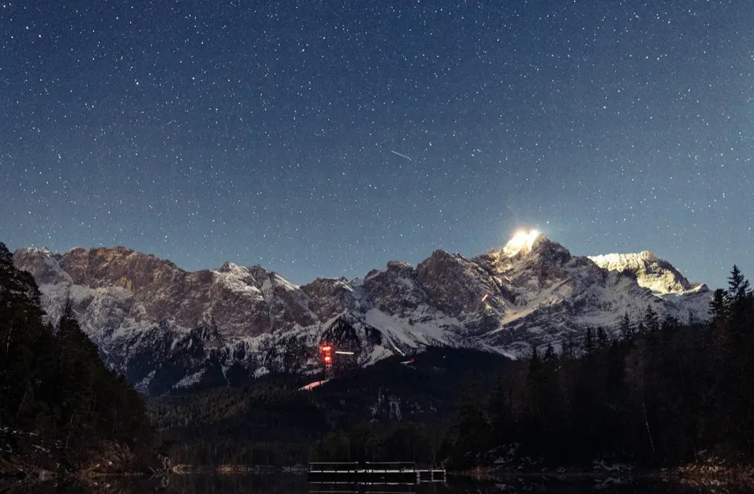 Electricity in the Earth: Piezoelectric and Triboluminescent Surprises (Image Credits: Unsplash)