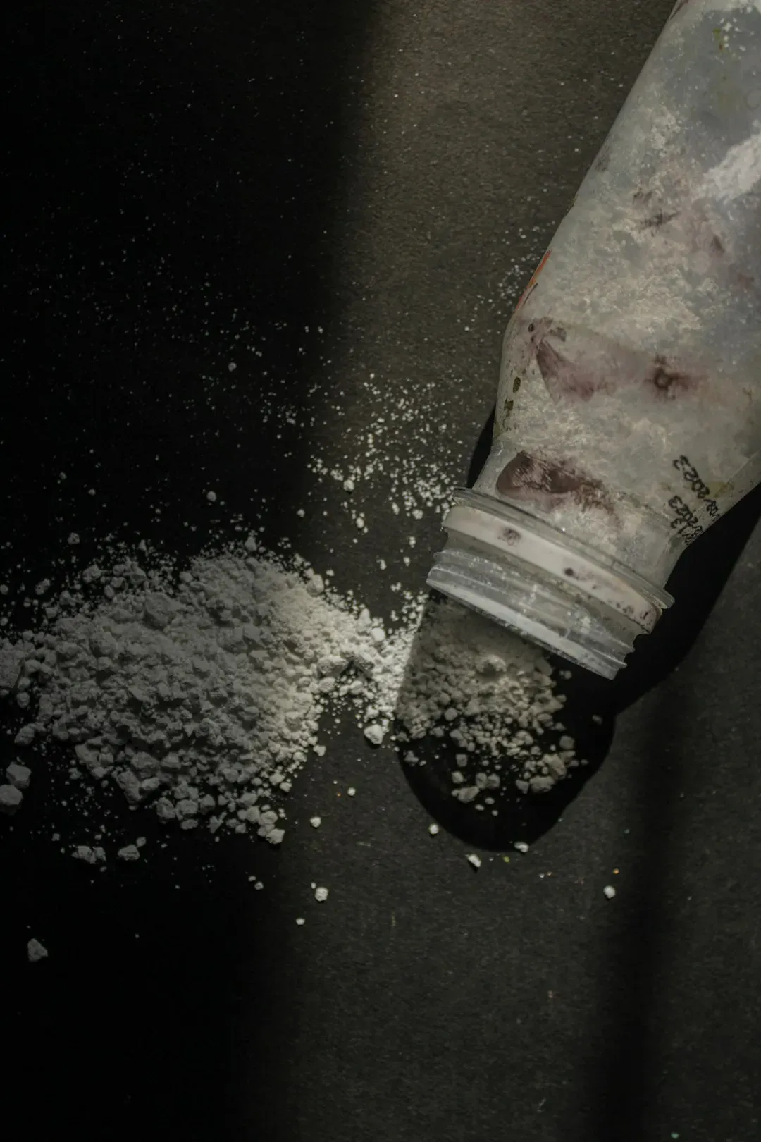 Spilled Salt, Bad Luck, and the Strange Power of a Pinch (Image Credits: Unsplash)