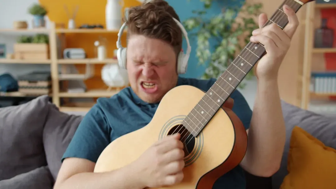 Pain, Discomfort, and Music as a Quiet Analgesic (Image Credits: Unsplash)