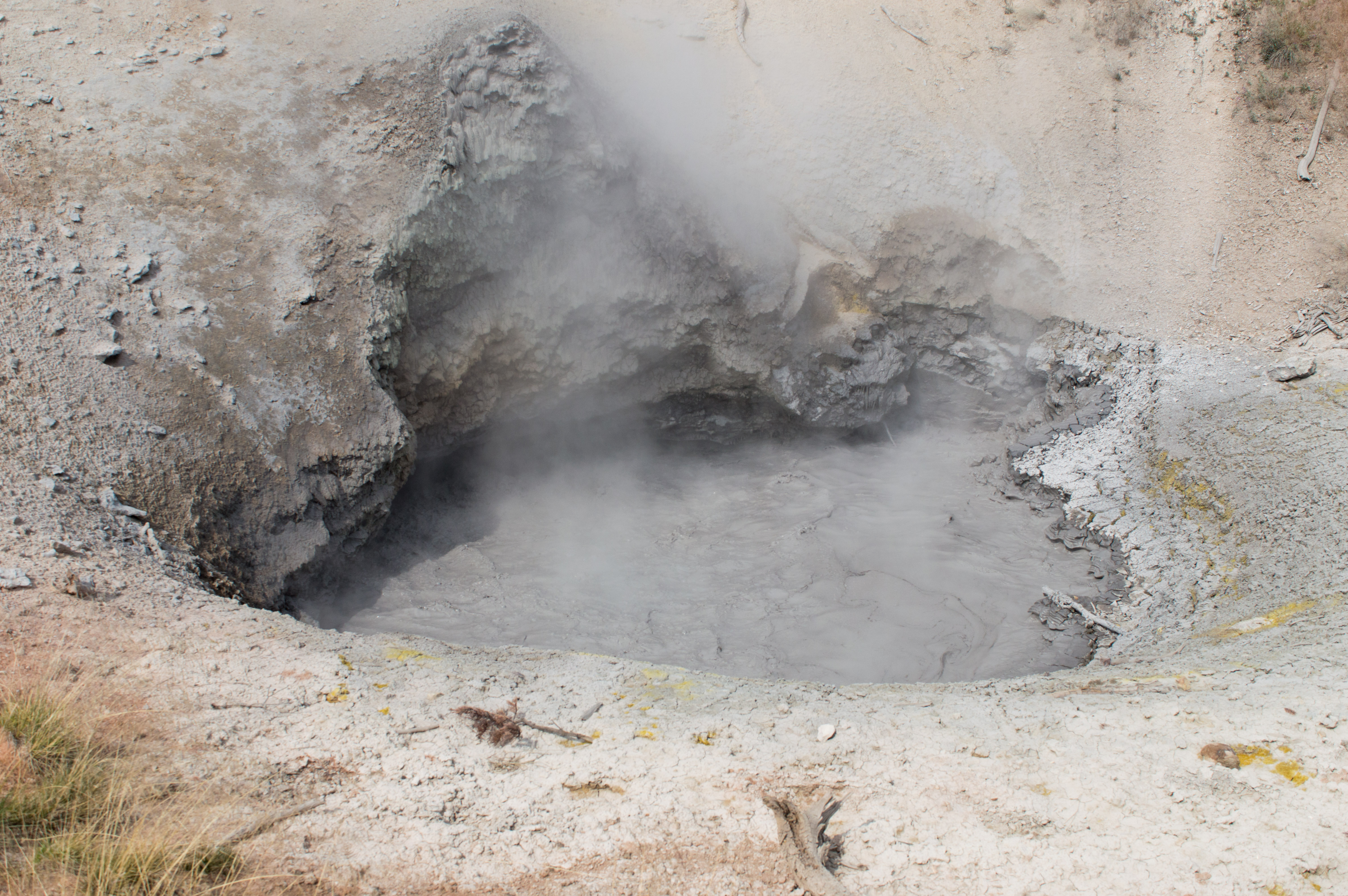 Mud Volcano Area: The Acid Sulfate Cauldron (Image Credits: Wikimedia)