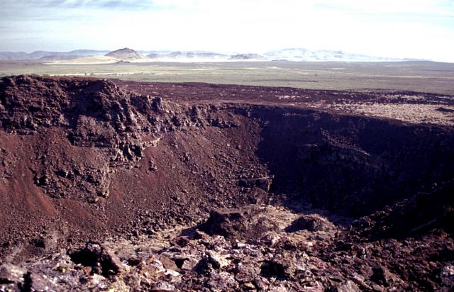 Zuni–Bandera Volcanic Field - Ancient Lava Rivers Along I‑40 (Image Credits: Wikimedia)