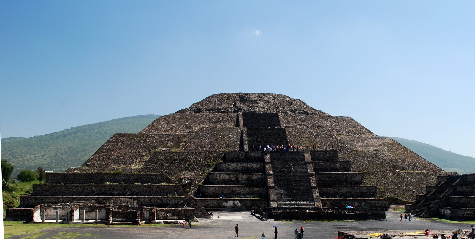 Teotihuacan: A Planned City of Pyramids and Hidden Tunnels (Image Credits: Wikimedia)