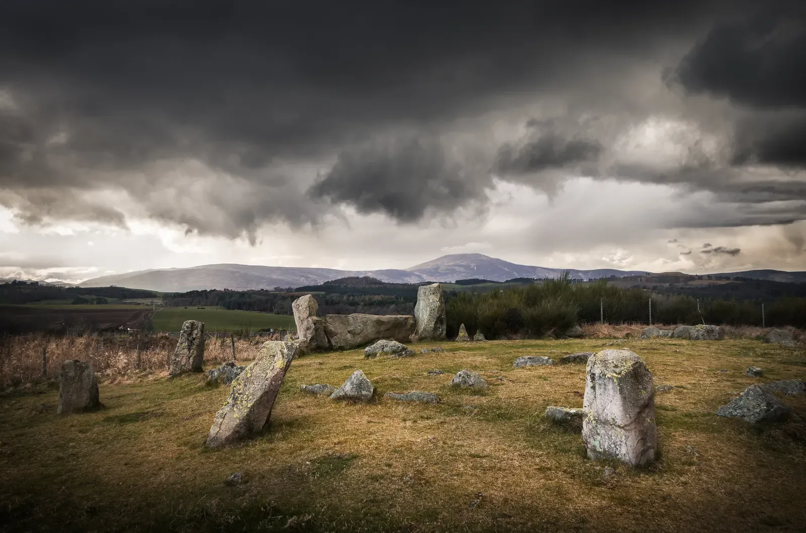 #12 - The Hidden Lunar Standstill Grids (Tomnaverie Stone Circle, CC BY-SA 2.0)