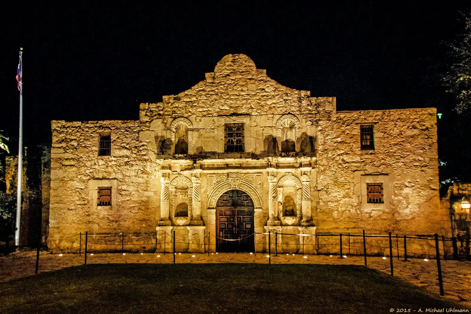 #4 - The Alamo's 20th-Century "Heroes" Language (San Antonio) (By A. Michael Uhlmann, CC BY-SA 4.0)