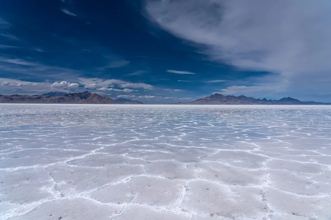 6. You’re Walking on a Remarkably Flat, Natural Salt Pan (Image Credits: Unsplash)
