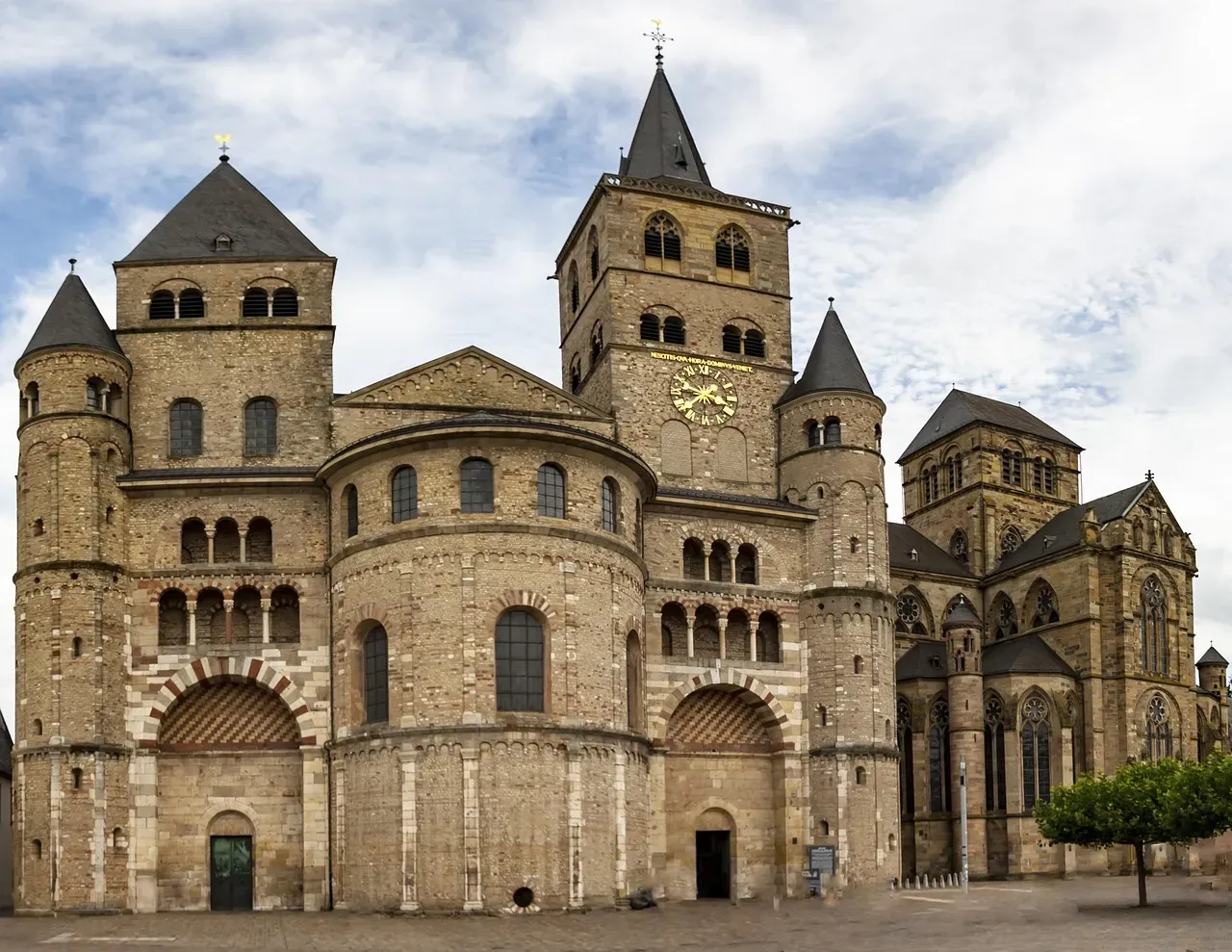 #5 The Roman City Under the Cathedral of Trier (Image Credits: Pixabay)