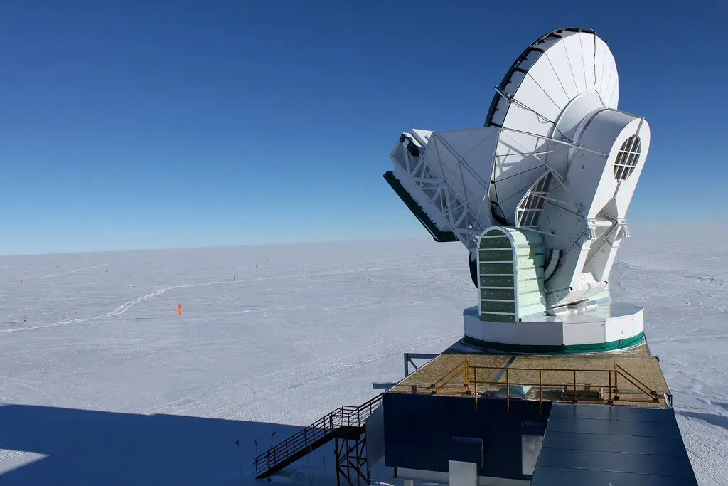 Next-Generation Telescopes and the CMB Frontier (eliduke, Flickr, CC BY-SA 2.0)