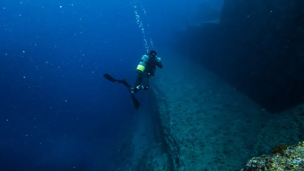 #14 - Japan's Lesser-Known Yonaguni-Style Ledges (itsdesire, Flickr, CC BY 2.0)