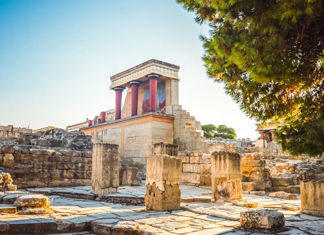 #7 - Minoan Palaces vs. Mycenaean "Conquerors" (Image Credits: Pixabay)