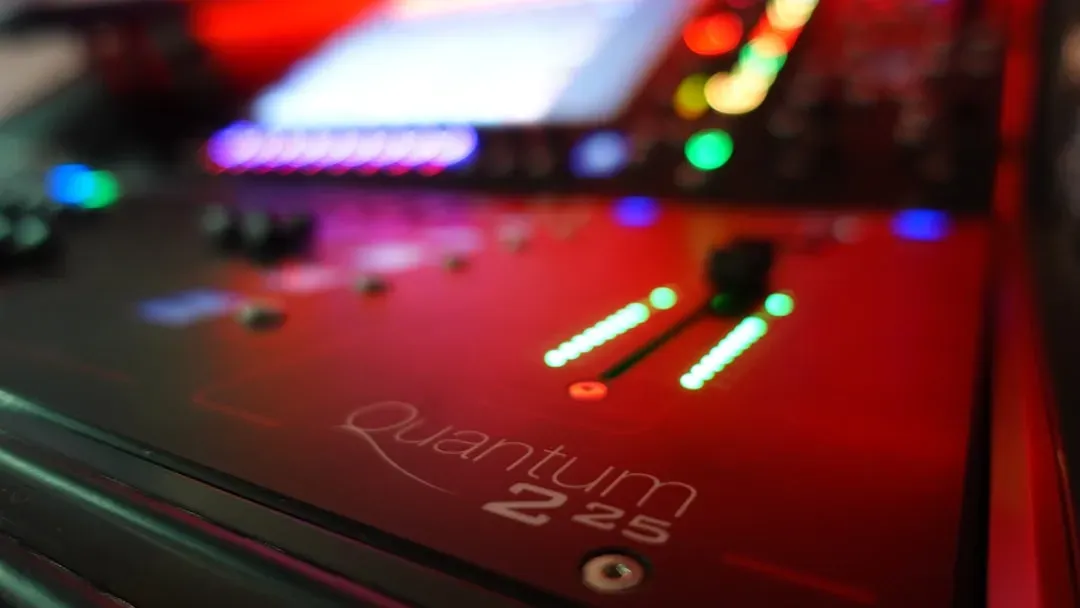 7. A Room-Temperature Quantum Communication Device Was Built at Stanford (Image Credits: Unsplash)