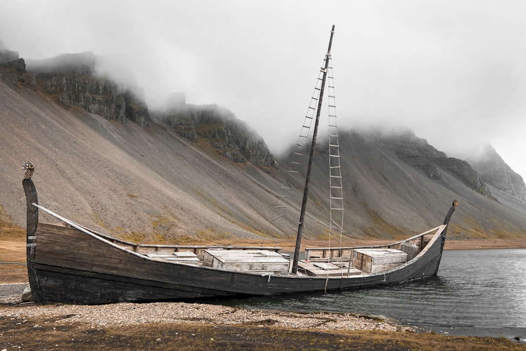 Viking Ship in Southern California Mountains (Image Credits: Unsplash)