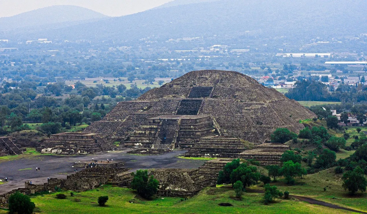 Teotihuacan’s Pyramid of the Sun, Mexico: A City Built Around a Colossus (Image Credits: Pixabay)
