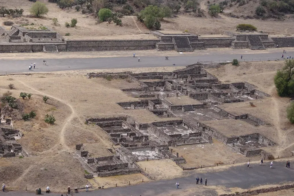 #3 - The Hidden Compounds of Teotihuacan, Mexico (mlcastle, Flickr, CC BY-SA 2.0)