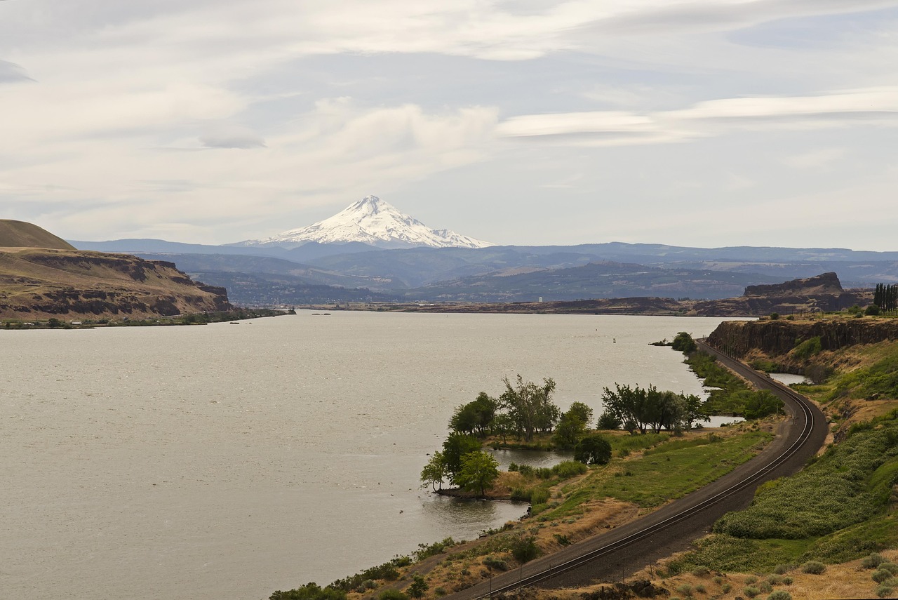 Columbia River: Where Beauty Turns Deadly (Image Credits: Pixabay)
