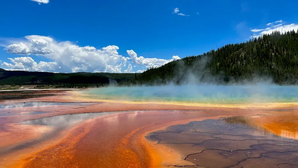 2. Yellowstone, Wyoming – A Supervolcano Hiding in Plain Sight (johnomason, Flickr, CC BY 2.0)