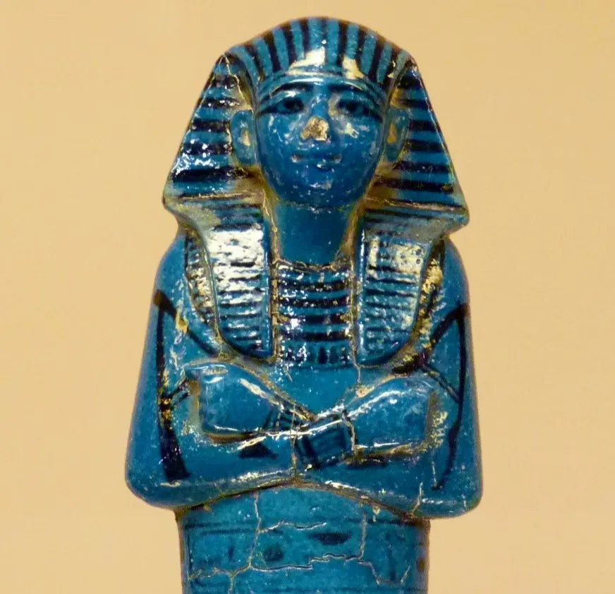 #2 - Egyptian Faience That Behaves Like True Glass (Image Credits: Wikimedia)