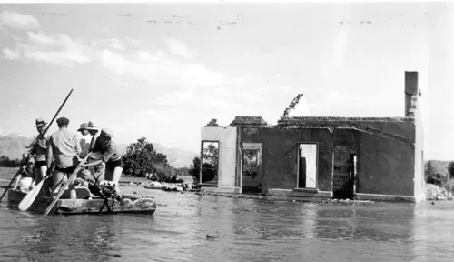 #2 - St. Thomas, Nevada: The Town Lake Mead Swallowed (Then Spat Back Out) (St. Thomas Evacuation, CC BY-SA 2.0)