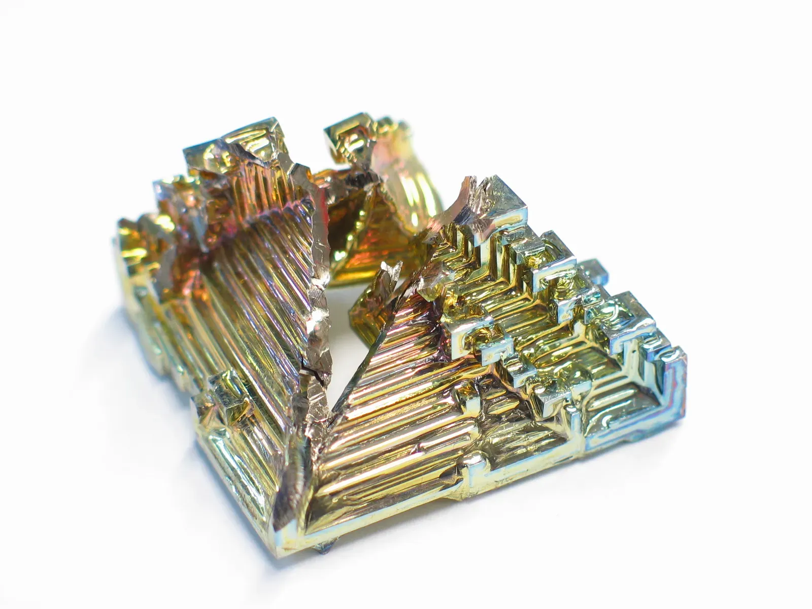 #7 Topological Insulators: Conducting Edges, Insulating Hearts (By Dschwen, CC BY 2.5)