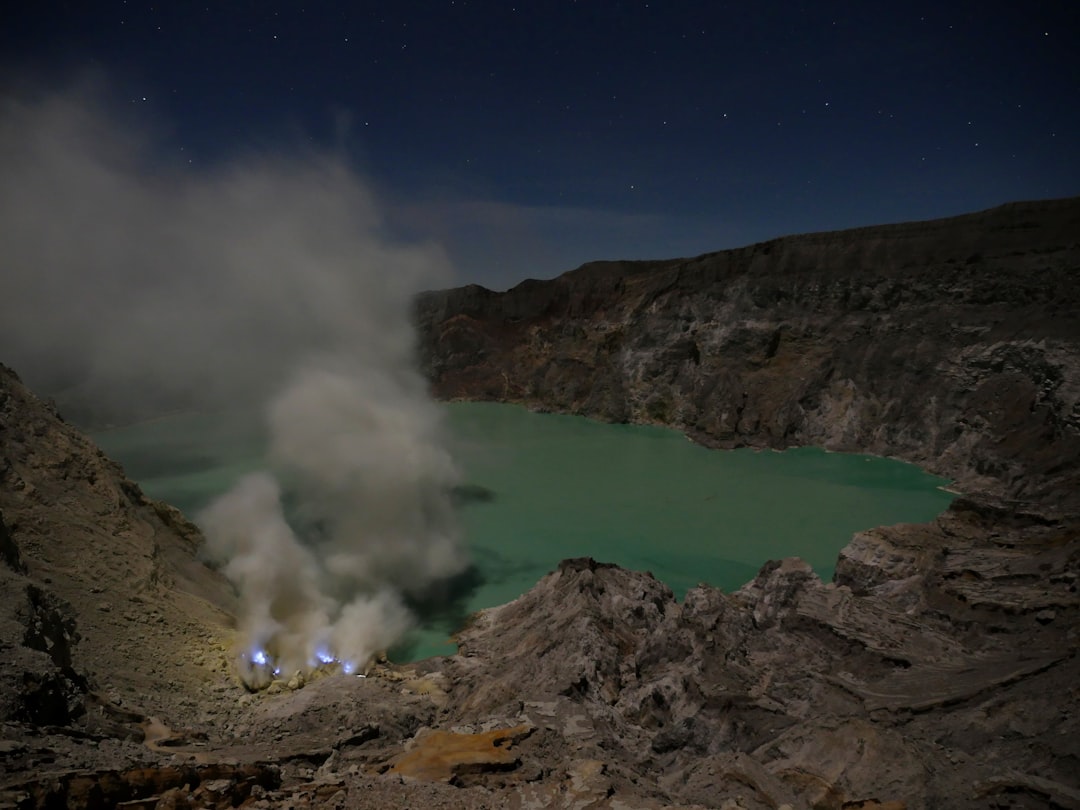 The Science of Sulfur Combustion in Geothermal Areas (Image Credits: Unsplash)