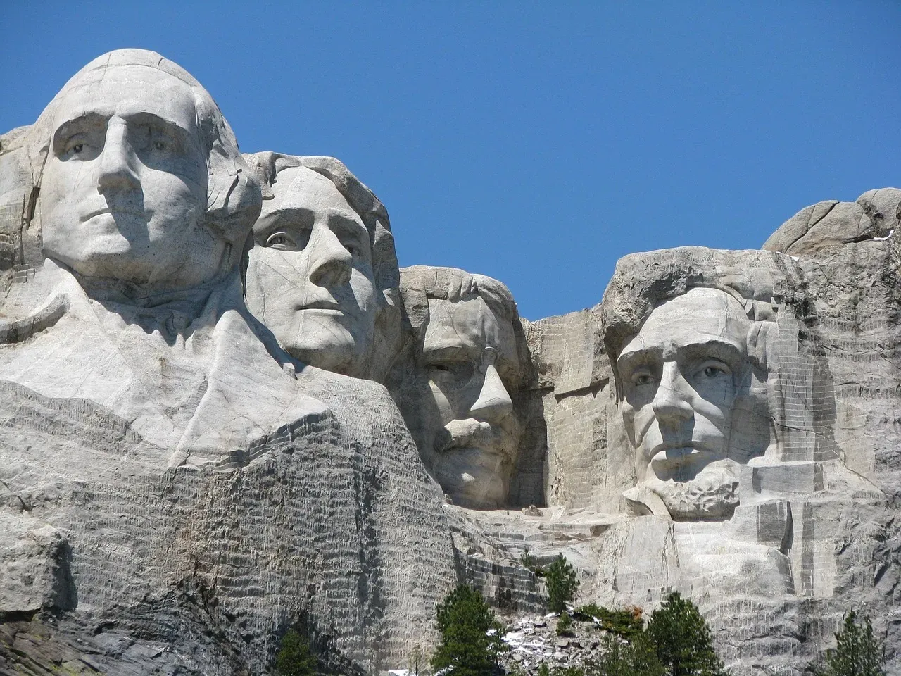 Mount Rushmore’s Abandoned “Hall of Records” Behind the Faces (Image Credits: Pixabay)