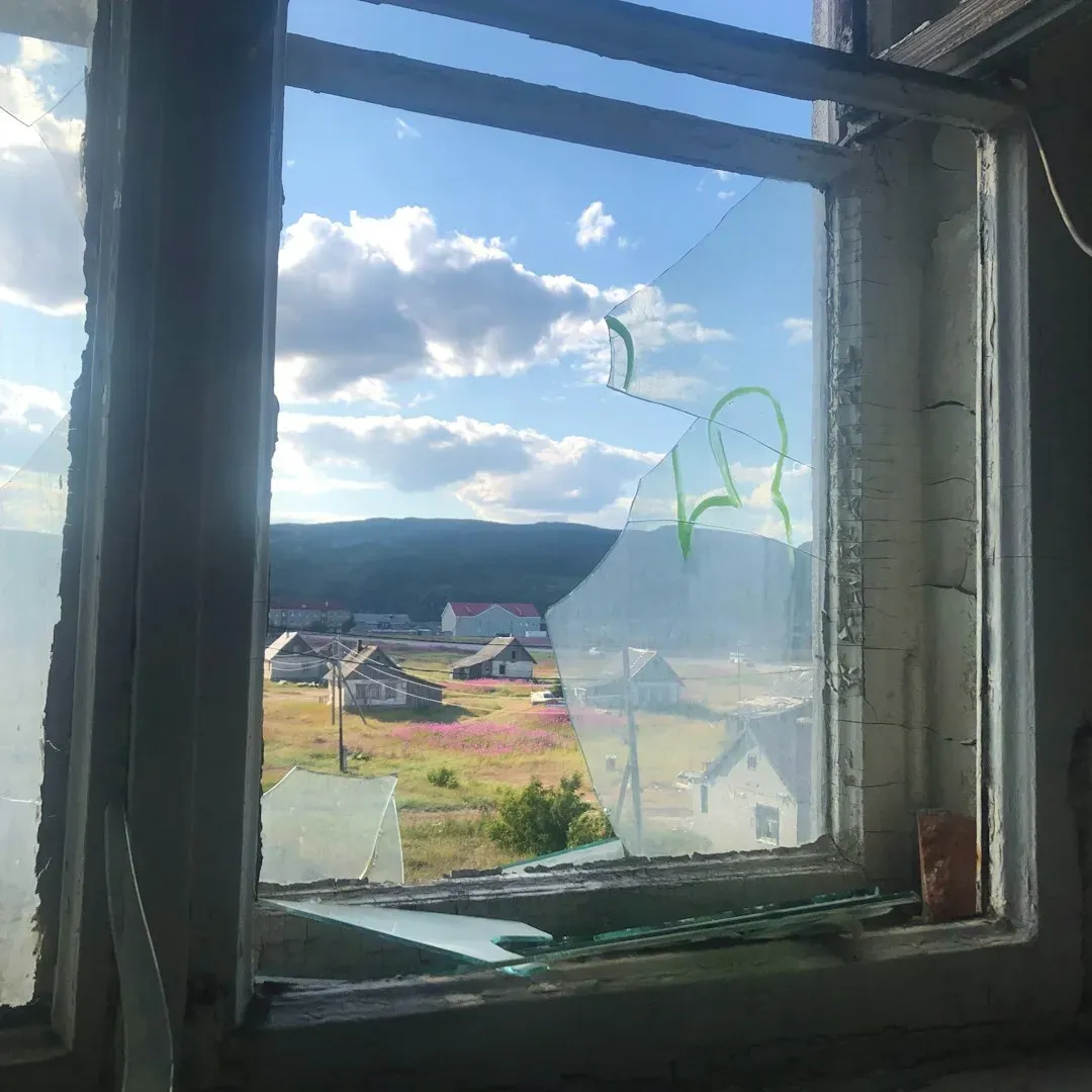 Window Screen Mesh Stops Bugs Using Pure Geometry (Image Credits: Unsplash)