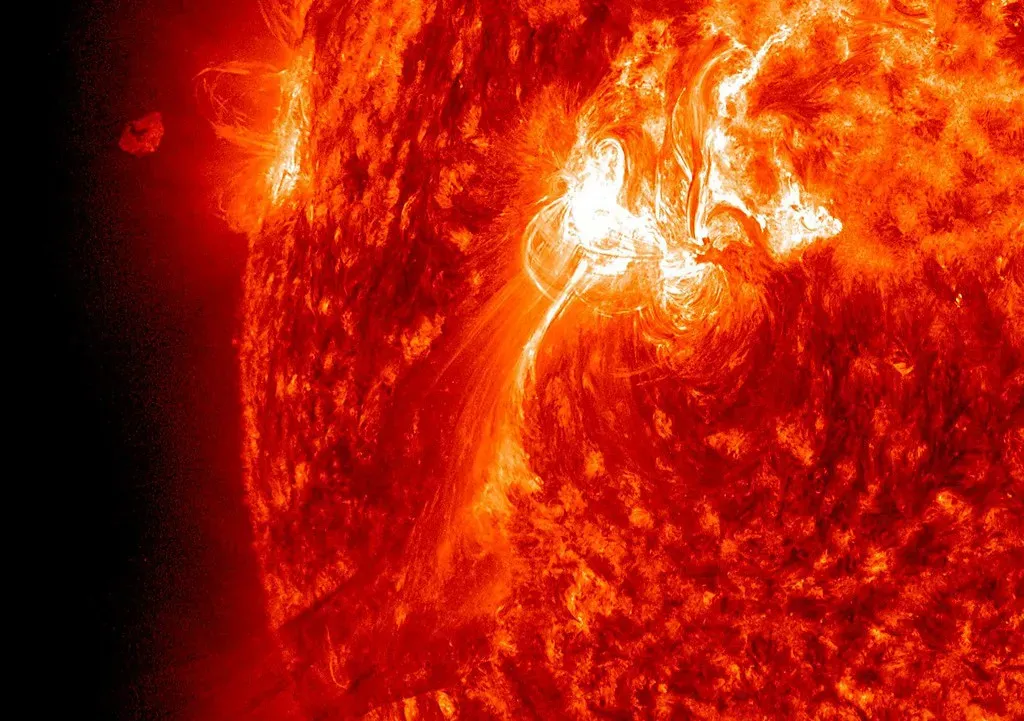 The Sun’s Hidden Interior: Listening to a Star’s Heartbeat (Image Credits: Flickr)
