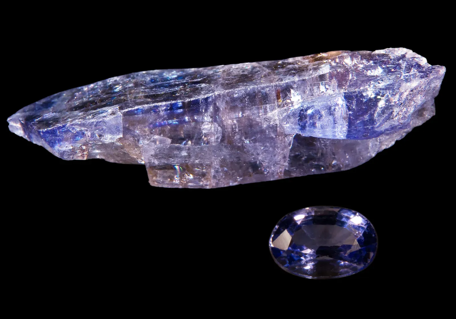 8. Tanzanite: The Countdown Gem (By Didier Descouens, CC BY 3.0)