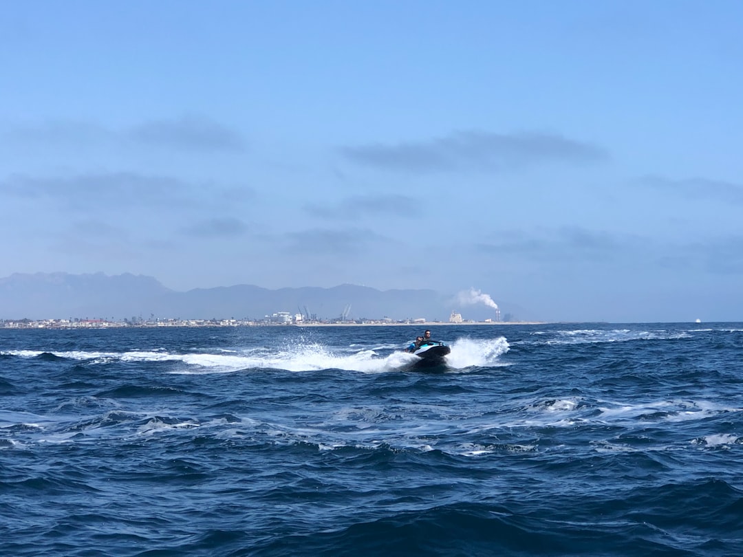 Close‑to‑Shore Tactics in an Urban Sea (Image Credits: Unsplash)