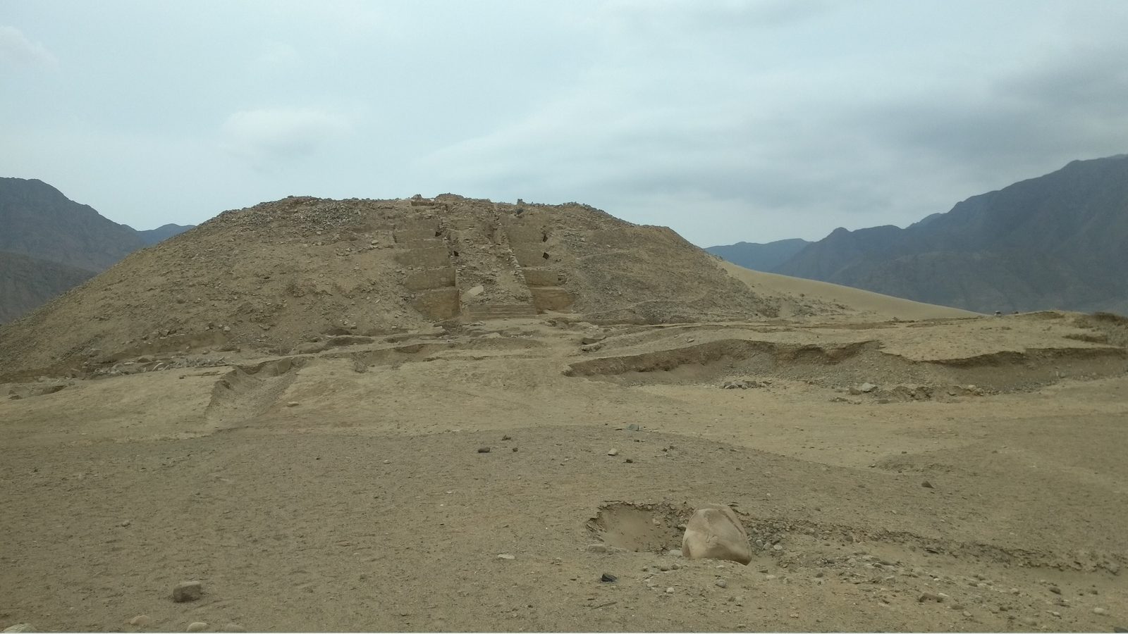 Caral-Supe: The Americas' First Great Civilization (Image Credits: Wikimedia)