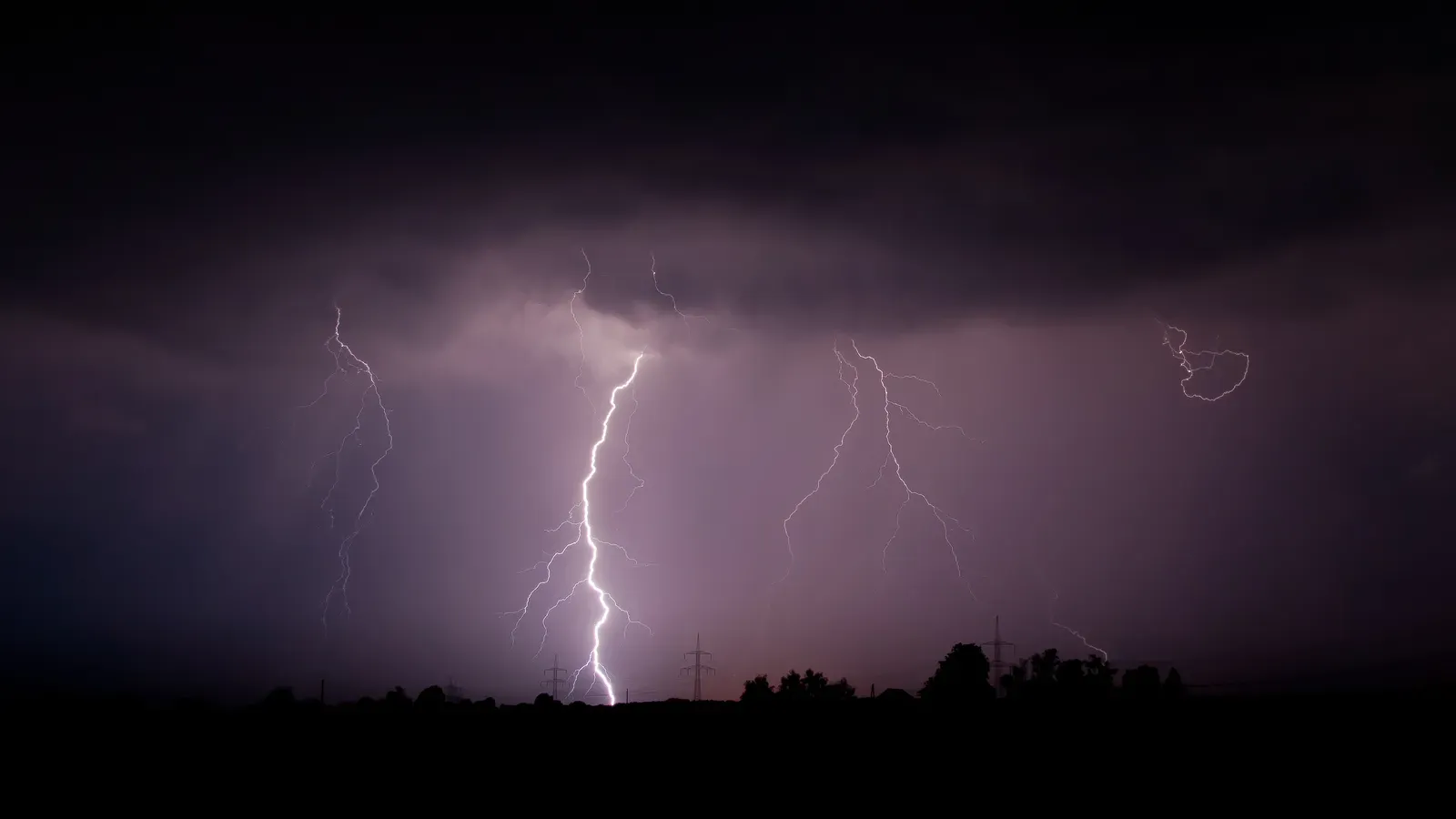 Catatumbo Lightning That Never Stops (Image Credits: Wikimedia)