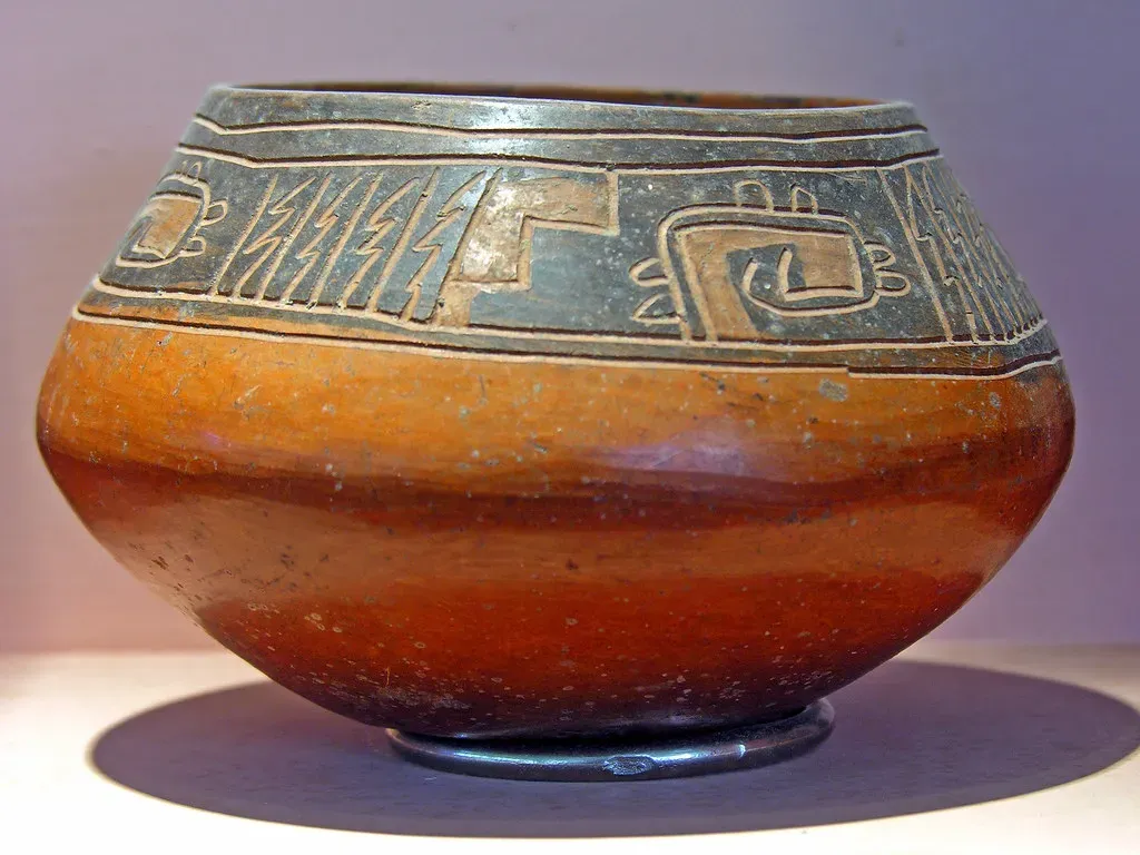 #5 - The "Mayan" Pottery Traced From a Coffee-Table Art Book (dgjarvis10@gmail.com, Flickr, CC BY-SA 2.0)