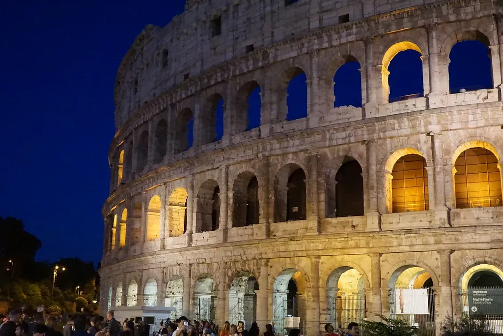 The Colosseum: A Self‑Supporting Ring of Arches and Vaults (Image Credits: Flickr)
