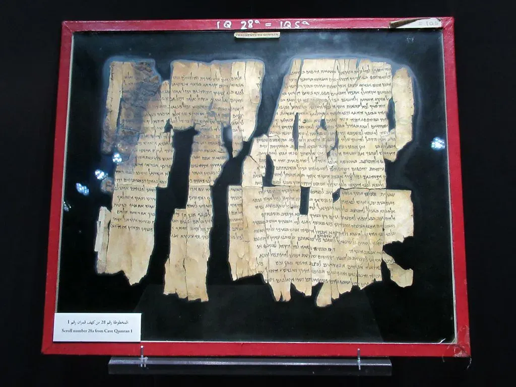 6. The Dead Sea Scrolls: Ancient Manuscripts From a Hillside Cave (D-Stanley, Flickr, CC BY 2.0)