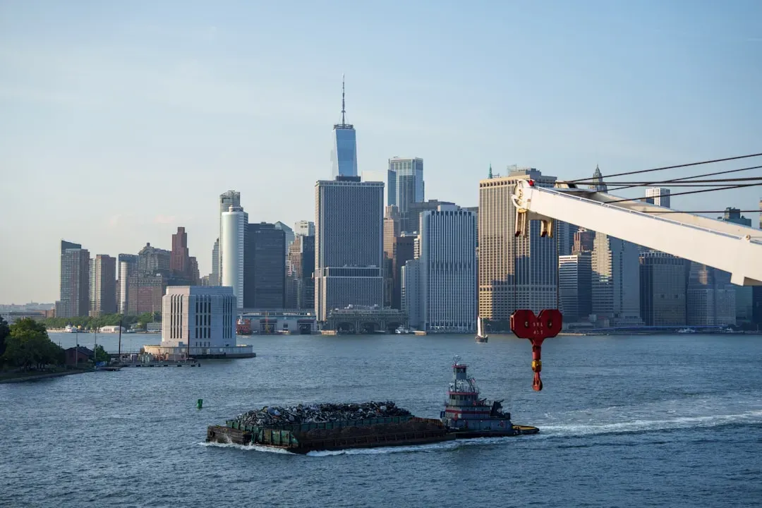 The Hidden Forces Under New York Harbor’s Surface (Image Credits: Unsplash)