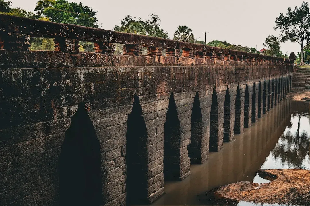 Engineering Megastructures With Simple Tools and Serious Brainpower (Image Credits: Unsplash)