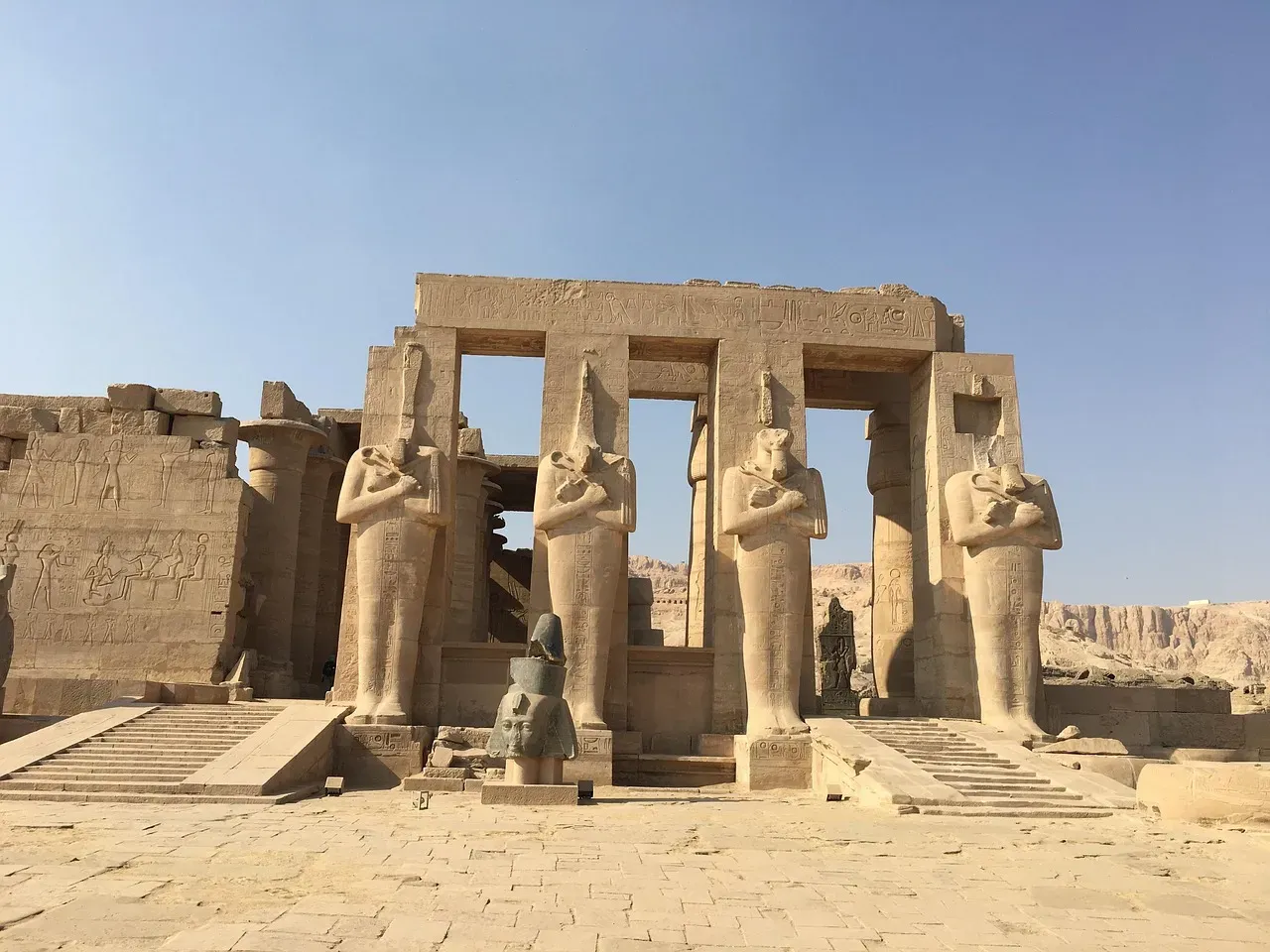 Ramesseum and Valley Temple Stonework, Egypt (Image Credits: Pixabay)