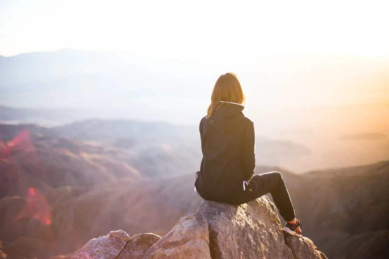 When Vision Lies: Seeing Motion That Was Never There (Image Credits: Pixabay)