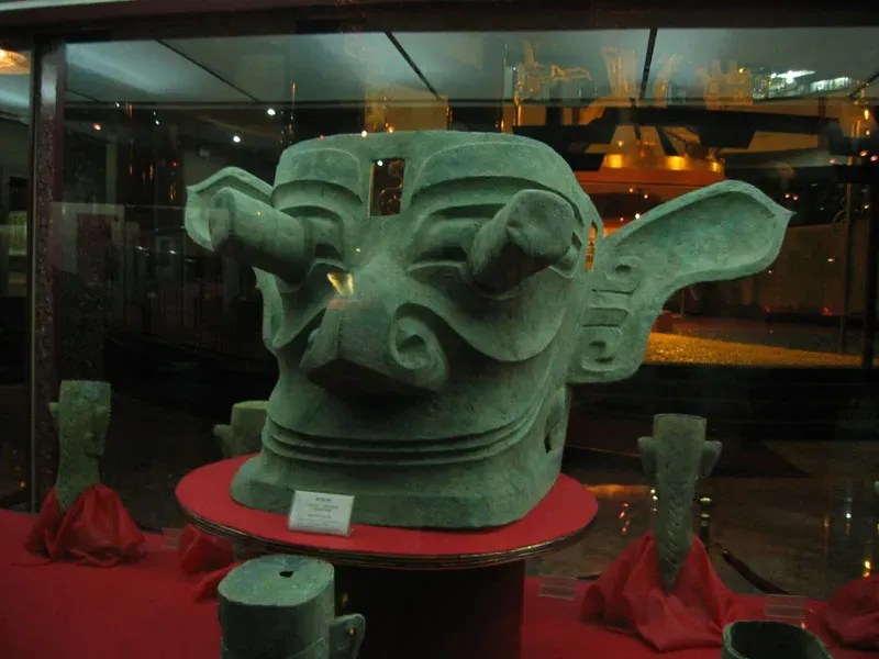#5 - Sanxingdui's Alien-Looking Bronzes (By oenvoyage, CC BY-SA 3.0)