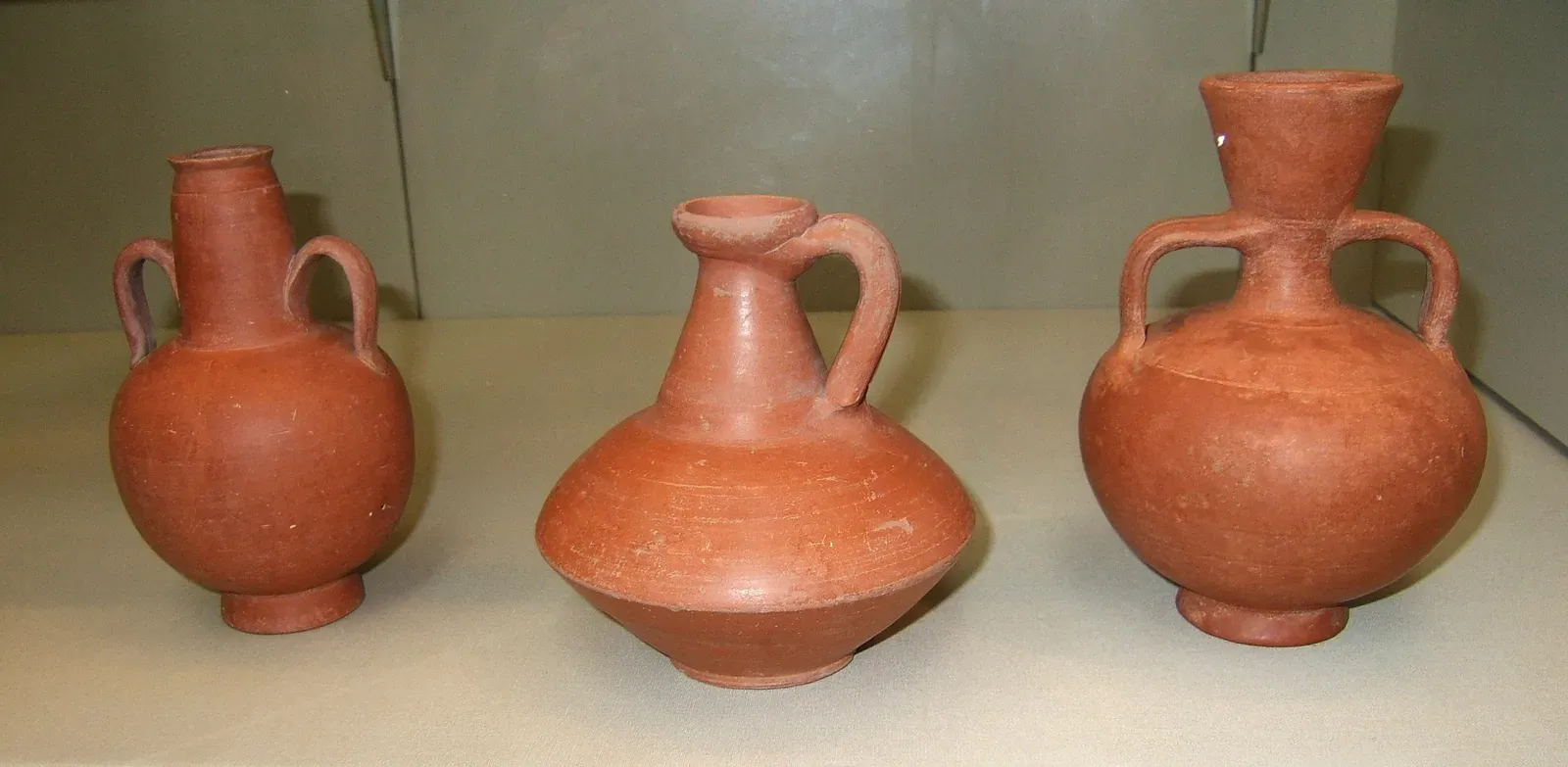#12 - Red-Slipped Burnished Ware (By AgTigress, CC BY-SA 3.0)