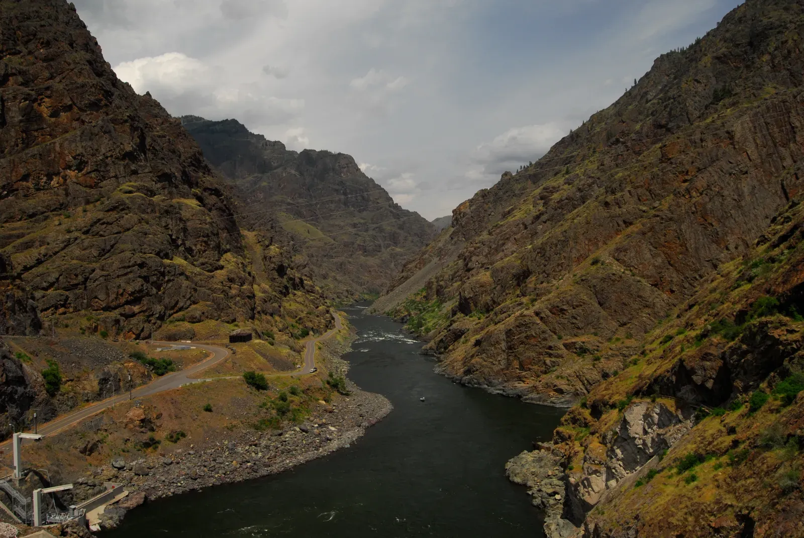 Hells Canyon, Oregon–Idaho Border (USA) (On Hells Canyon Dam - North View, CC BY-SA 2.0)