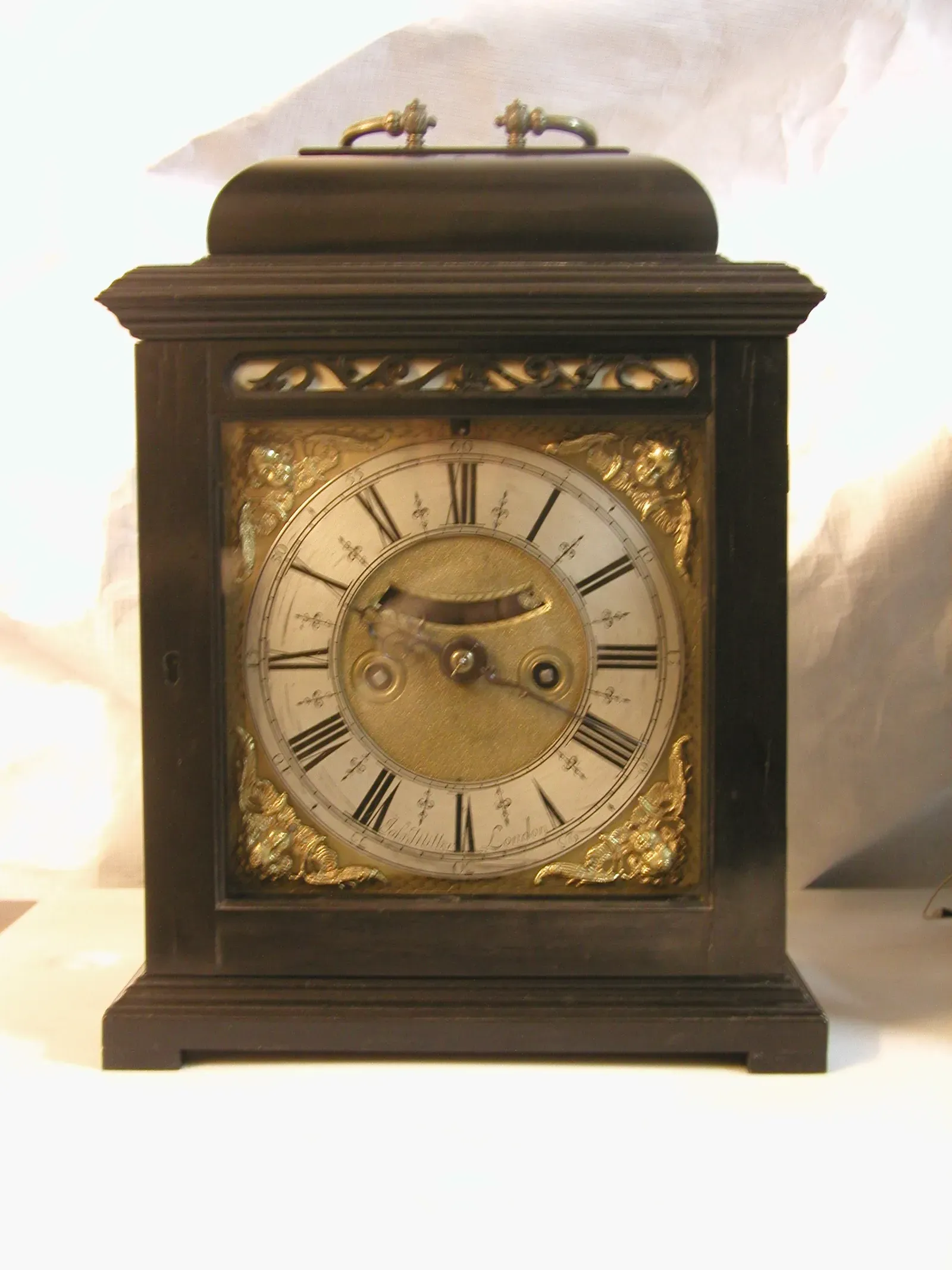 From Ancient Shadows to Atomic Clocks: How We Learned to Tell Time (Image Credits: Wikimedia)