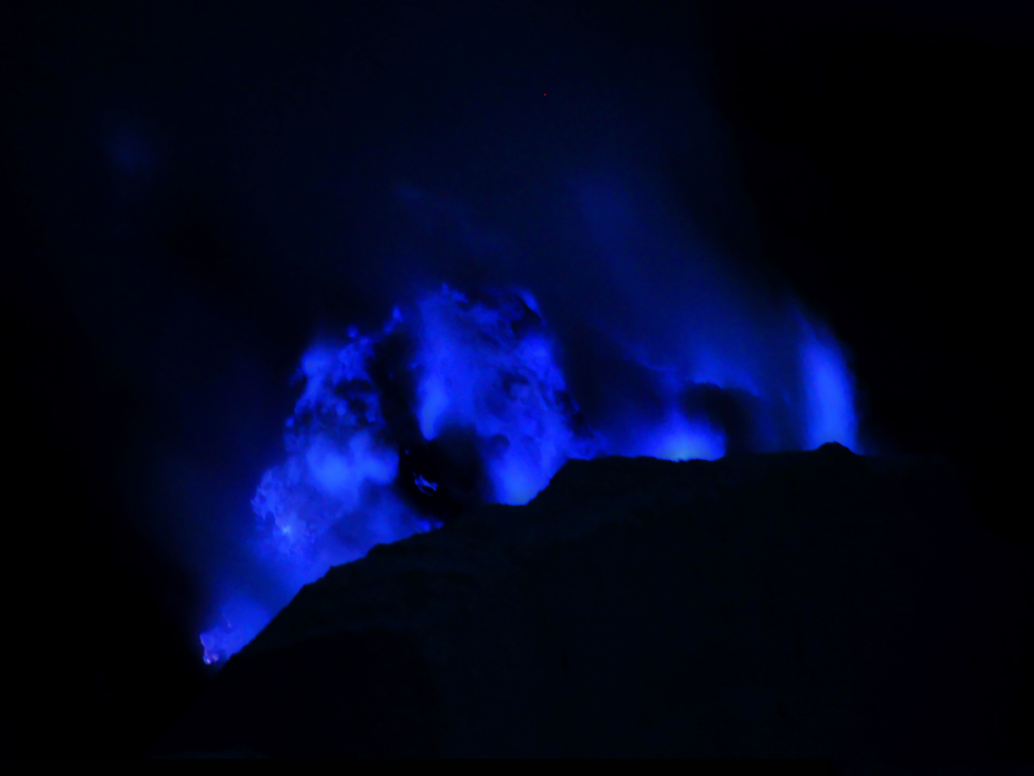 How Sulfur Burns Blue (Image Credits: Wikimedia)