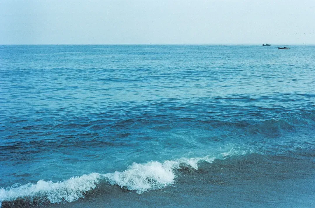 Global Perspectives: The Ocean’s Low-Frequency “Hum” and Mysterious Sky Sounds (Image Credits: Unsplash)