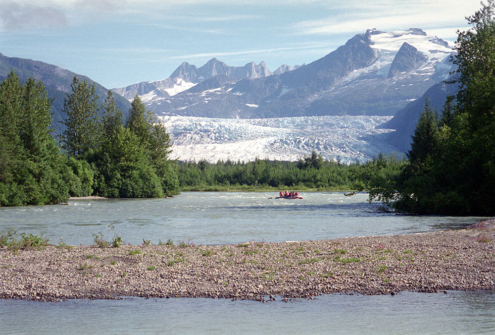 Mendenhall River, Alaska (Image Credits: Wikimedia)