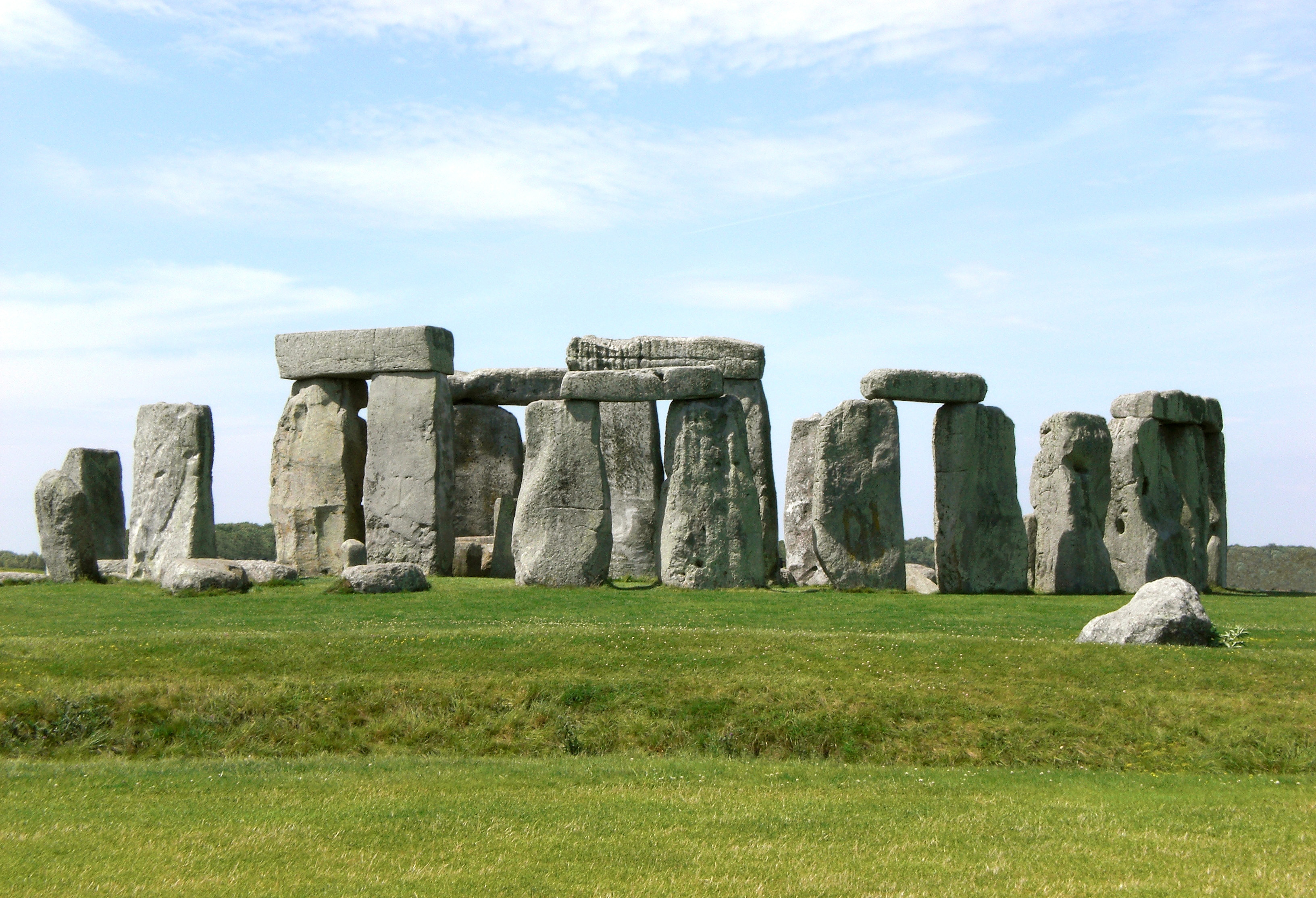 Stonehenge: Ancient Calendar or Sacred Temple? (Image Credits: Wikimedia)
