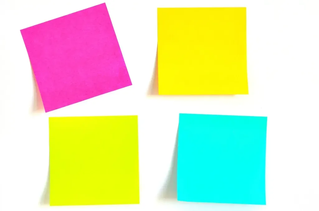 Sticky Notes: The “Failed” Glue That Rewired How We Work (Image Credits: Rawpixel)
