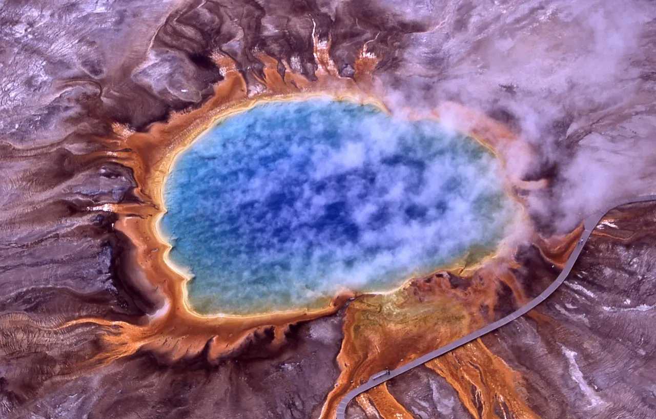 Yellowstone’s “Normal” Still Includes Swarms, Heat, And Change (Image Credits: Pixabay)