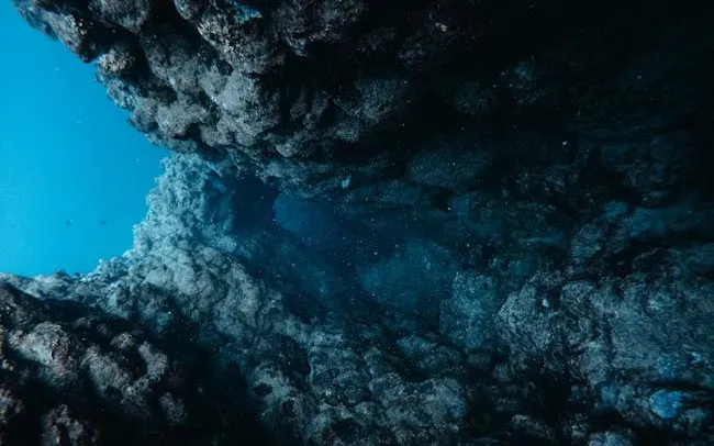 The Violent Birth Of A Trench: Colliding Plates Beneath Peaceful Seas (Image Credits: Pexels)
