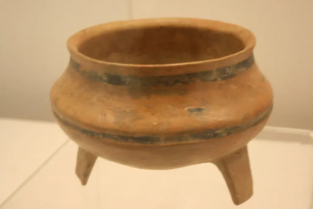 #9 - Tripod Vessels and Three-Legged Cooking Pots (Image Credits: Flickr)